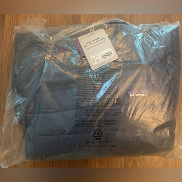 BNWT Patagonia Women's Down Sweater - Size XS - Navy - Jacket Outerwear Outdoor - Picture 15 of 16